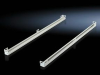 Rittal Support de sol pour rack TS IT avec profondeur d'armoire de 800 mm, RAL 7035, PU = 2 pièces