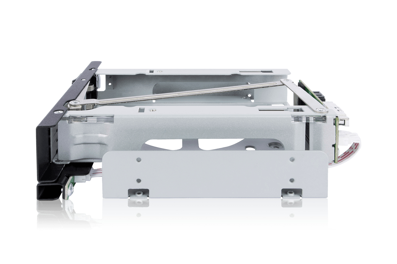 Icy Dock 1x 3.5" SATA in 5.25" bay mobile stand fan