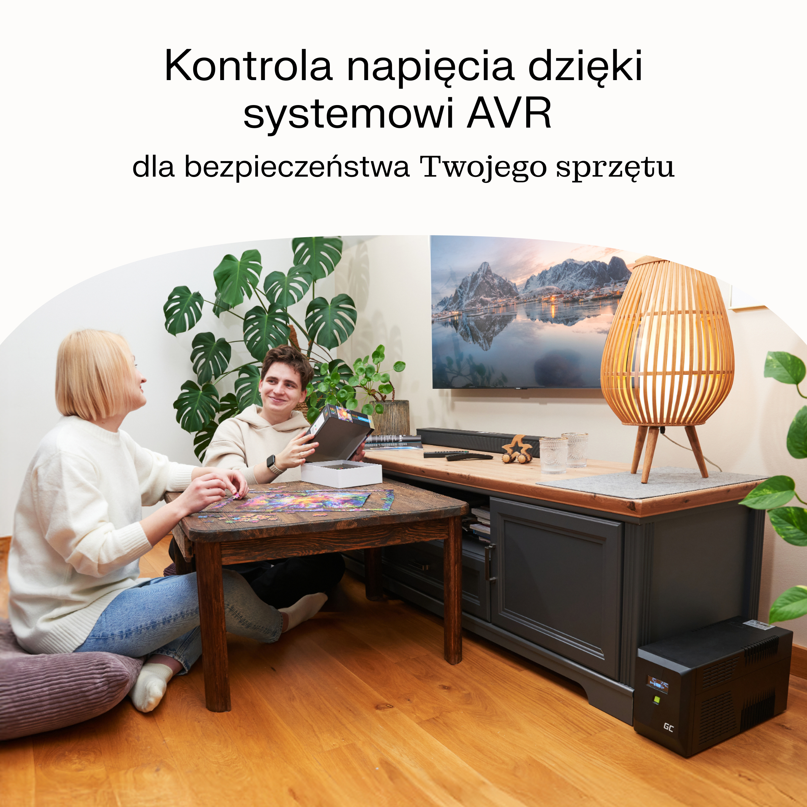 Green Cell UPS Line-Interactive 1 kVA 4 AC