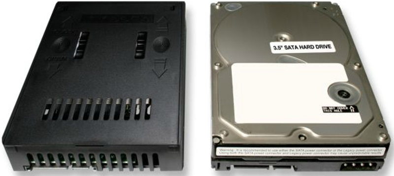 Icy Dock MB882SP-1S-2B Hard Drive Converter - MB882SP-1S-2B