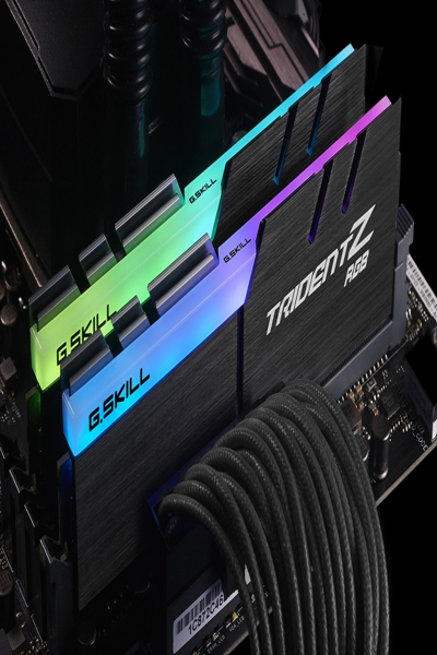 G.Skill TridentZ RGB Series - DDR4 - F4-2666C18D-16GTZR