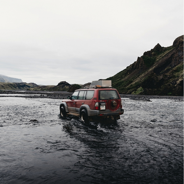 Bilspänningsomvandlare Power Inverter 24V > 230V 1000W - INV04DE