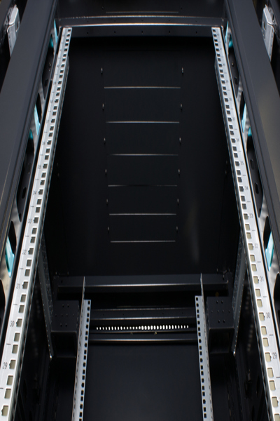 Rockstable 42U 19" serverskåp med nätdörrar - RS19-8842PD