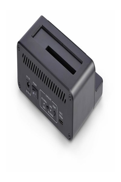 StarTech.com M.2 NVMe to 2.5/3.5IN SATA Duplicator - N2-M2-SSD-DUPLICATOR
