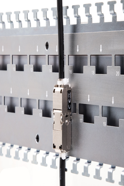 Delock Rack-kabelhanteringspanel - 67070