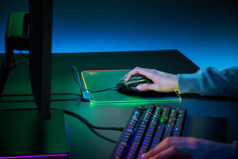 Razer Firefly V2 - Mouse pad - RZ02-03020100-R3M1