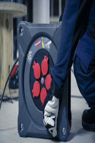 Brennenstuhl 9201330110, Svart, Röd, Plast, 5 AC-uttag, Typ E / F, Rak, 33 m - 9201330110