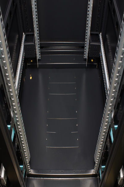 Rockstable 42U 19" serverskåp med nätdörrar - RS19-8842PD