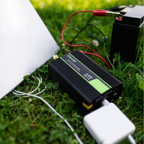 Green Cell Car Voltage Converter Power Inverter - INV08
