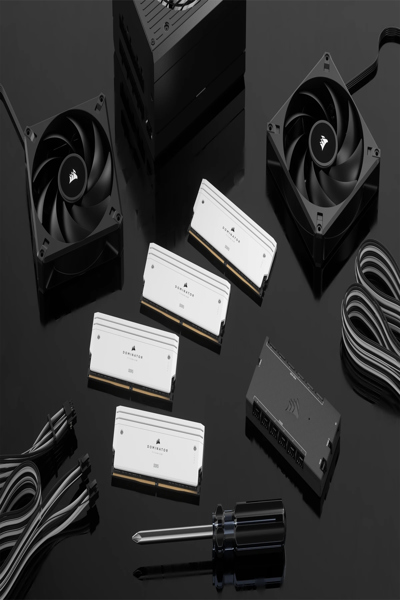 Corsair Dominator Titanium RGB - CMP64GX5M4B6400C32W