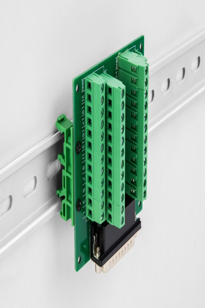 Delock Serial adapter - HD-44 to 45 pin terminal block - 66916
