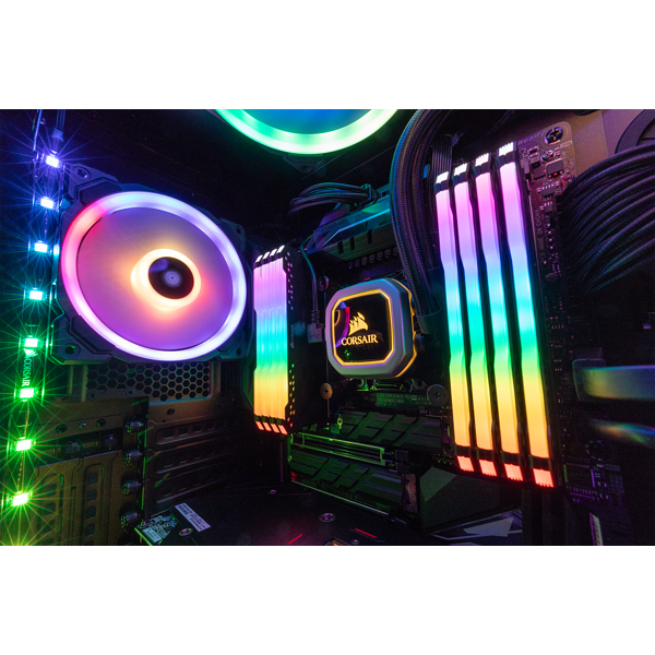 Corsair Vengeance RGB PRO - DDR4 - CMW32GX4M2A2666C16