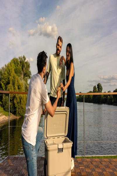 Coleman Pro 45QT Cooler Box White - 2213911