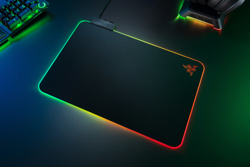 Razer Firefly V2 - Mouse pad - RZ02-03020100-R3M1