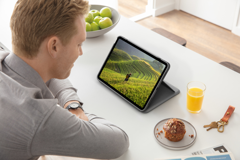 Logitech Folio Touch - Tangentbord och folio case - 920-009960