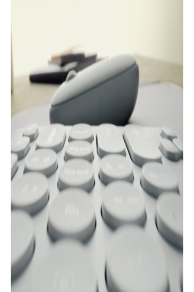 Logitech 920-012209 - Wireless - RF Wireless + Bluetooth - Scissor key switch - AZERTY - Graphite - Mouse included - 920-012209