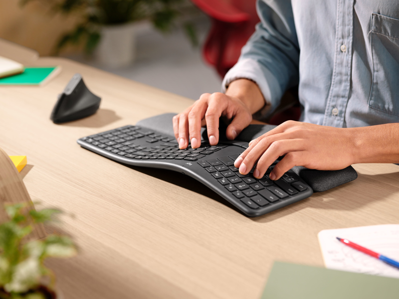 Logitech ERGO K860 Split Keyboard for Business - 920-010350
