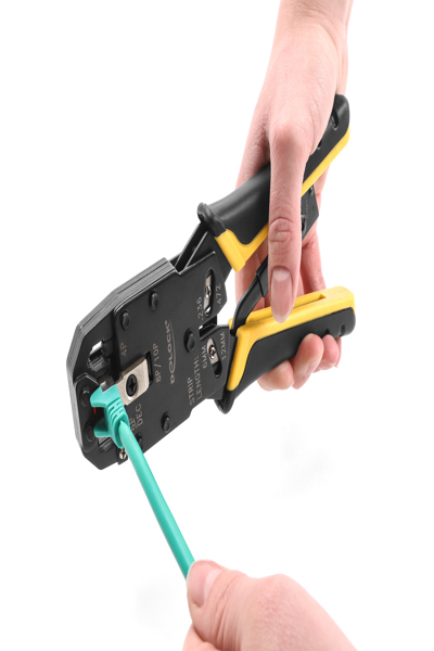 Delock Crimp tool - universal, with wire stripper - 90523