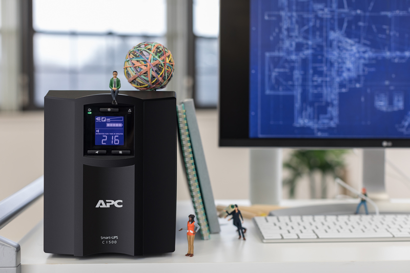 APC Smart-UPS C 1500VA LCD - UPS - 230 V- 900 Watt 1500 VA USB - SMC1500IC