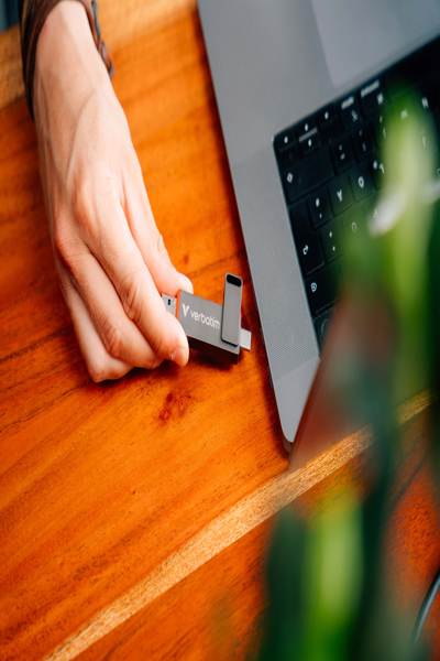 Verbatim USB 3.2 Stick Dual QuickStick - Memory-Stick - 256 GB - 32041