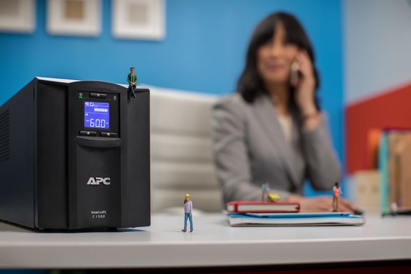 APC Smart-UPS C 1500VA LCD - UPS - 230 V- 900 Watt 1500 VA USB - SMC1500IC
