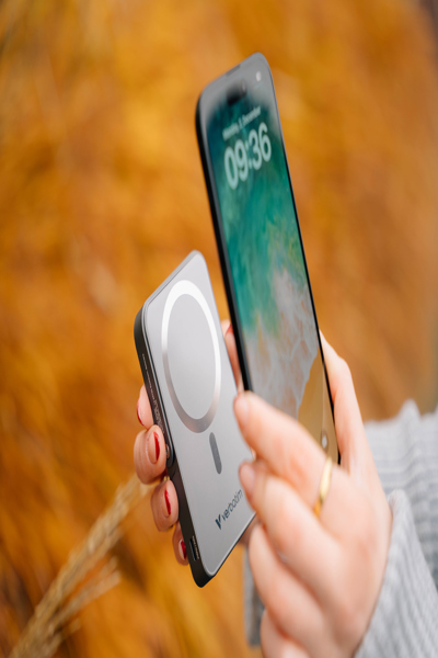 Verbatim Power Bank mit StandfuÃƒÅ¸ mag.wireless 10000mA grau 32268 - Charger - Lithium-Polymer - 32268