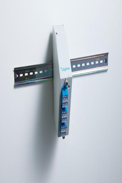 DIGITUS Fiber optic DIN rail splice distributor, angled, 6 SC DX/LC Quad, grey - DN-96893