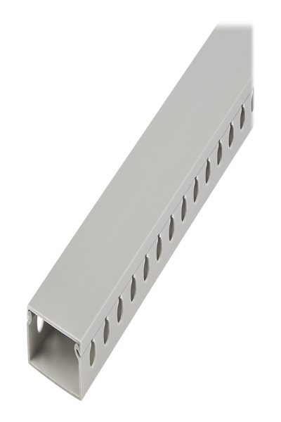 Goulotte de gestion de câbles StarTech.com à fente ouverte avec cache, 50 mm (l) x 25 mm (H), 2 m (longueur), fentes de 8 mm (1/4"), kit de cache-câbles réseau en PVC/goulotte murale, max. 25 câbles, UL Homologué
