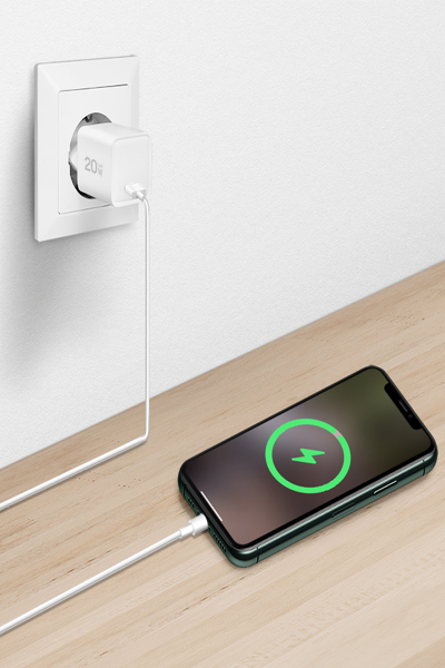 LogiLink PA0355 - USB-Ladegeraet 20 W 5-12 V 1x USB-C PD+QC 3.0 GaN weiÃƒÅ¸ - PA0355