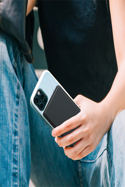 LogiLink PA0352 - Powerbank LiPo MagSafe 15 W USB-C PD schwarz - PA0352