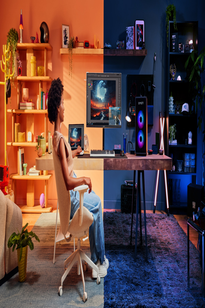 HP OMEN Transcend 32 UHD OLED Gaming Monitor: 32-inch 4K OLED gaming monitor. - 9R181AA#ABB