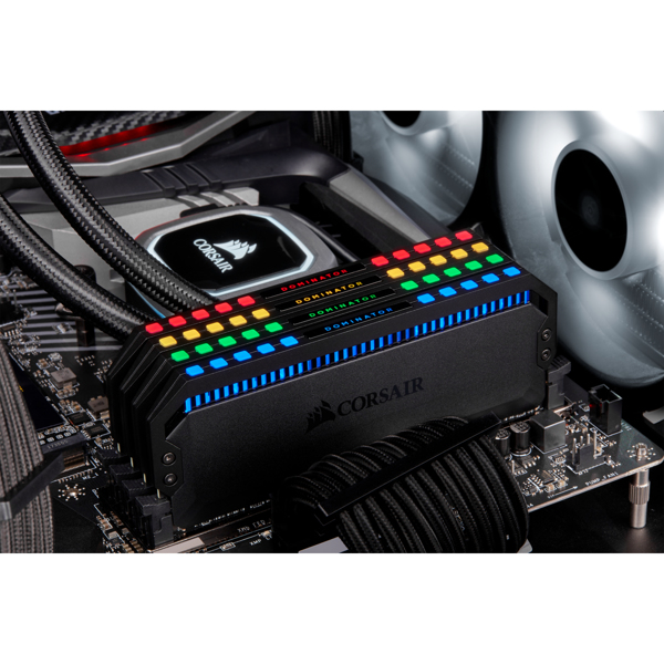 Corsair Dominator Platinum RGB - CMT32GX4M4C3200C16