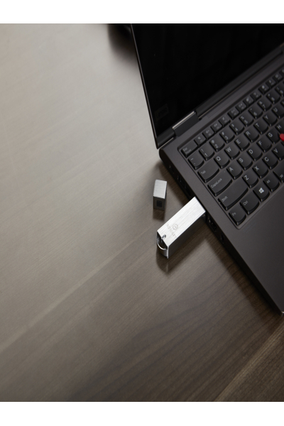 Kingston IronKey 8GB Basic S1000 Encrypted USB 3.0 FIPS 140-2 Level 3 - 8 GB - USB Type-A - 3.2 Gen 1 (3.1 Gen 1) - 180 MB/s - Cap - Silver - IKS1000B/8GB