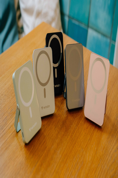 Verbatim Power Bank mit StandfuÃƒÅ¸ mag.wireless 10000mA blau 32266 - Charger - Lithium-Polymer - 32266