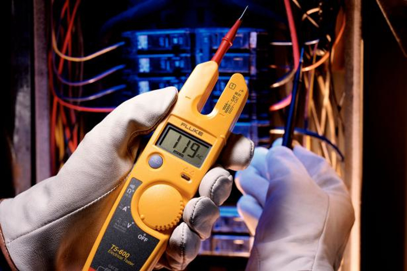 FLUKE voltage tester 2p CAT.II 1-600V LCD Batt opt/acoustic 1000Ohm - 659612
