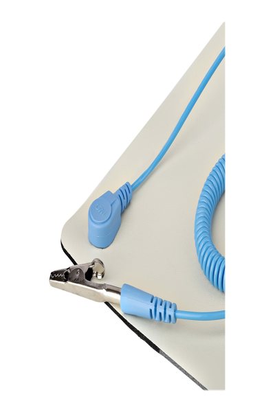 StarTech.com 23x47in Anti Static Mat, ESD Mat for Electronics Repair, Anti Static Desk Mat w/Detachable Grounding Wire, ANSI/ESD S 4.1 Compliant, Flexible Thermoplastic Work Mat/Pad - LG-ANTI-STATIC-MAT