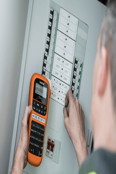 BROTHER PT-E110 Etikettskrivare 180x180 DPI QWERTY - PTE110F1