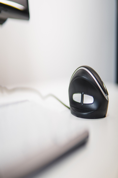 Souris Bakker Oyster - Ambidextre - Design vertical - Laser - USB Type-A - 1200 DPI - Noir - Argent
