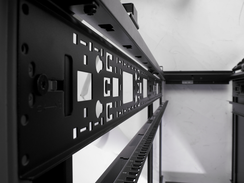 APC NetShelter SX, 42U Server rack enclosure - AR3100