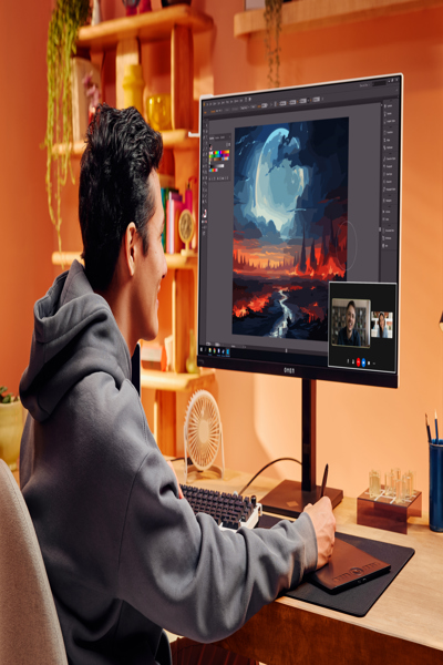 HP OMEN Transcend 32 UHD OLED Gaming Monitor: 32-inch 4K OLED gaming monitor. - 9R181AA#ABB