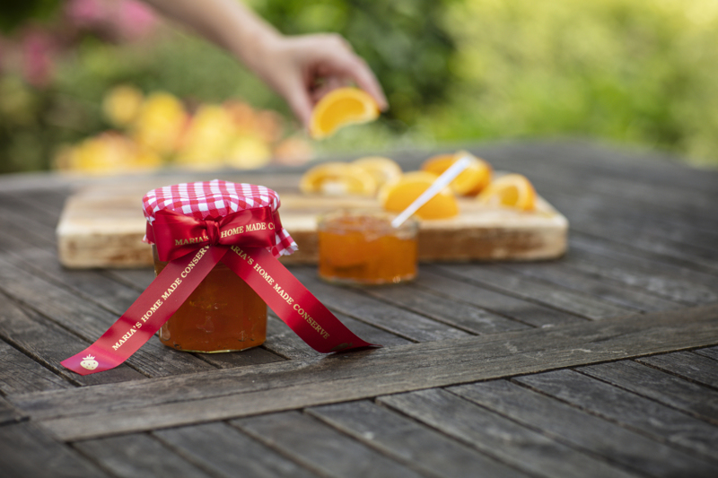 Brother TZe-RW54 - Satin - guld på vinrött - TZERW54