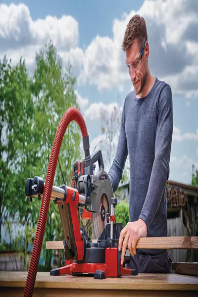 4300885