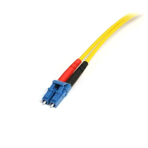 StarTech 1m Fiber Optic Cable - Single-Mode Duplex 9/125 - LSZH - LC/SC - OS1 - LC to SC Fiber Patch Cable (SMFIBLCSC1) - Network Cable - 1 m - SMFIBLCSC1