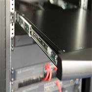 DIGITUS Modular HD LCD KVM console with 19" TFT, 16-port VGA KVM connection, touchpad, German keyboard layout