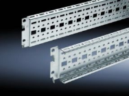 Rittal TS - Châssis de montage en rack avec bride (Paquet de 4)