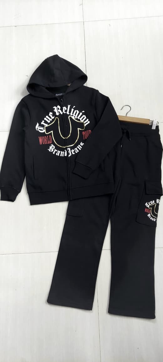 Black True Religion World Tour Brand Jeans Graphic Zip-Up Hoodie & Cargo Jogger FLEECE Tracksuit – Export USA QC11602 - QC11602